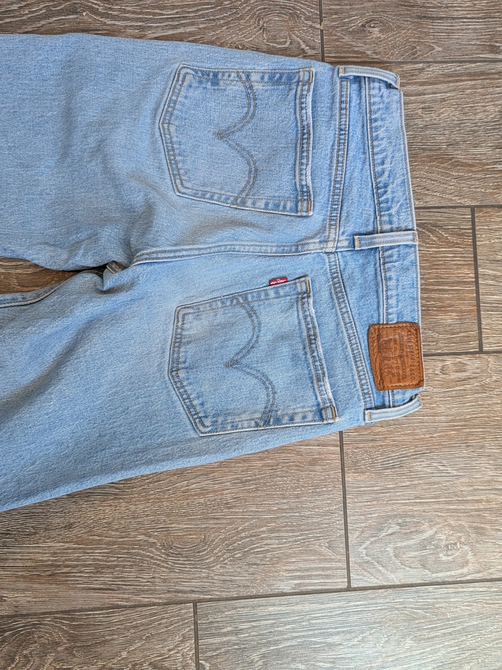 Levi's Ribcage Straight Jeans Size 26 Raw Hem Rigid Light Wash Butter Mom Button - Picture 5 of 10